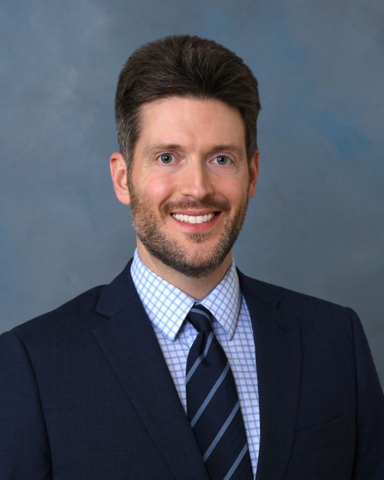 Steven Kahn Headshot